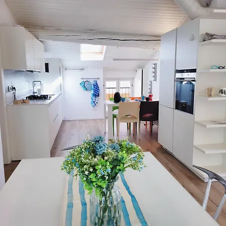 Attico Sul Mountain Iseo Hospitality Апартаменты Ловере