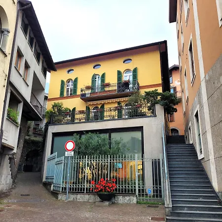 Attico Sul Mountain Iseo Hospitality * Ловере